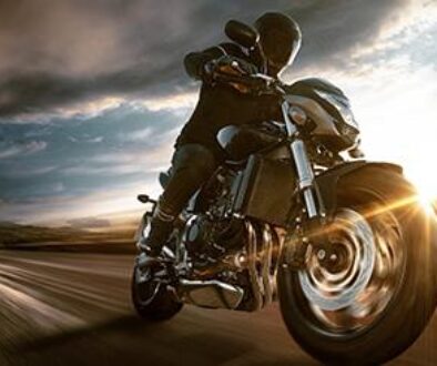 Motorcyclist riding at high speed before a potential motorcycle accident head injury